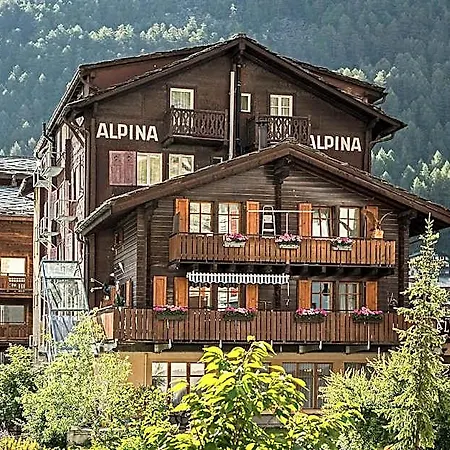 호텔 Alpina 2*